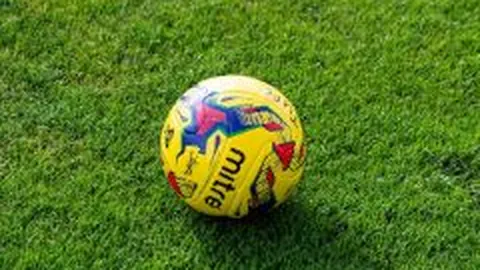 冯俊熙和王雪携手荣获第22枚金牌，亚冬会自由式滑雪女子双人空中技巧同步赛摘金成功